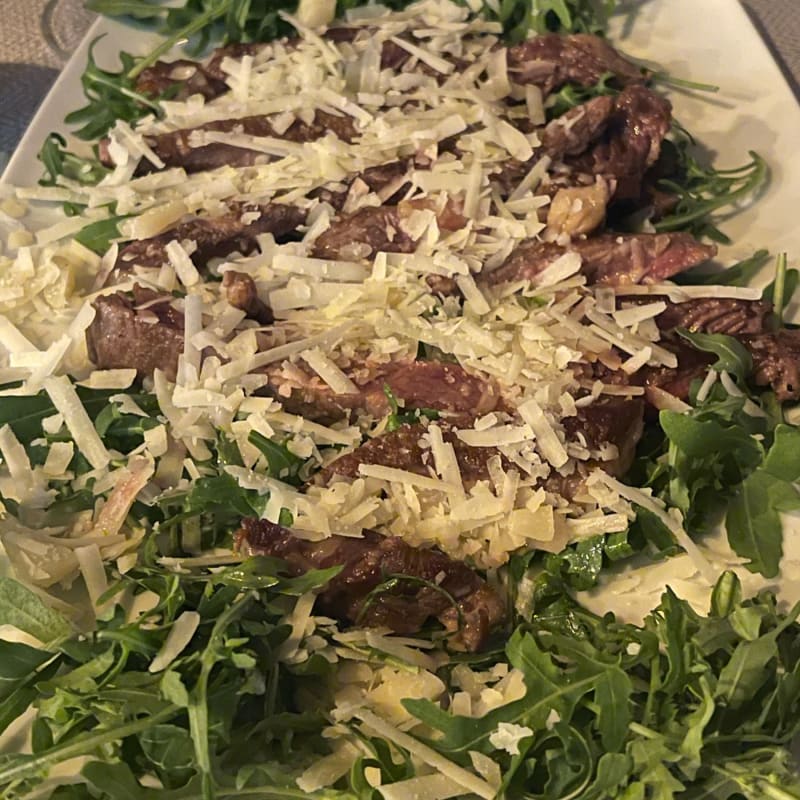 Tagliata con rucola e parmigiano  - Terramia Torchiara