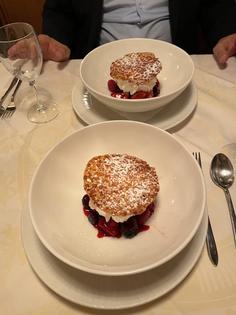 Un dessert  - A la Cloche d'Or, Paris