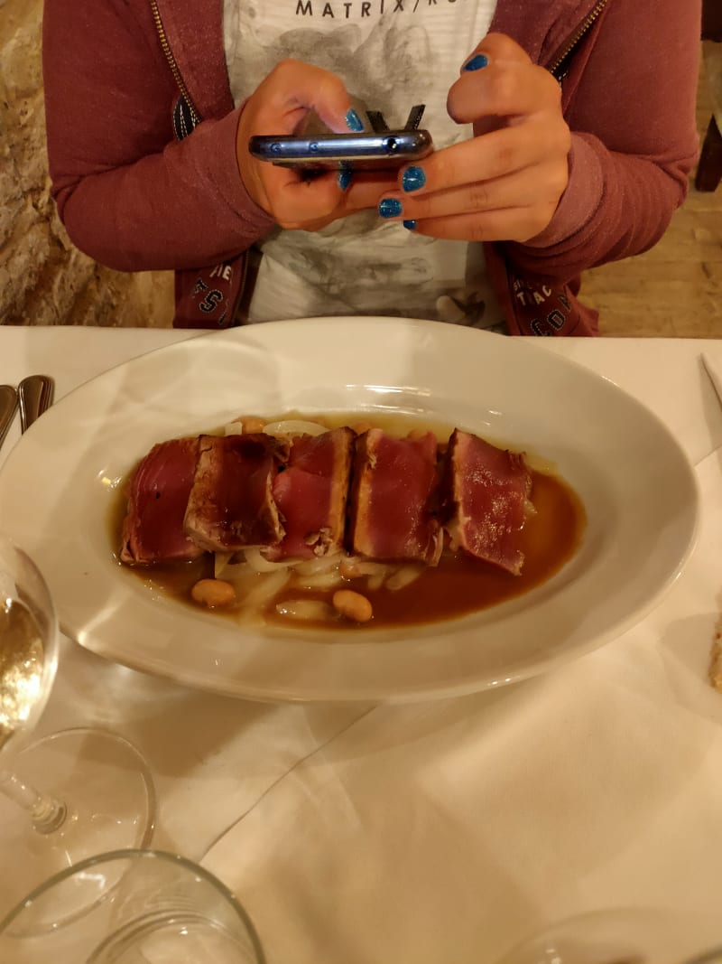 Tagliata di tonno con borlotti, cipollotto e balsamico - Osteria Caserma Guelfa, San Benedetto del Tronto