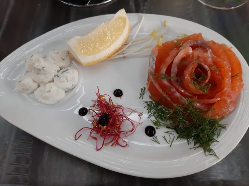 Saumon gravas, un délice 


 - Bistrot Chez Soi, Paris