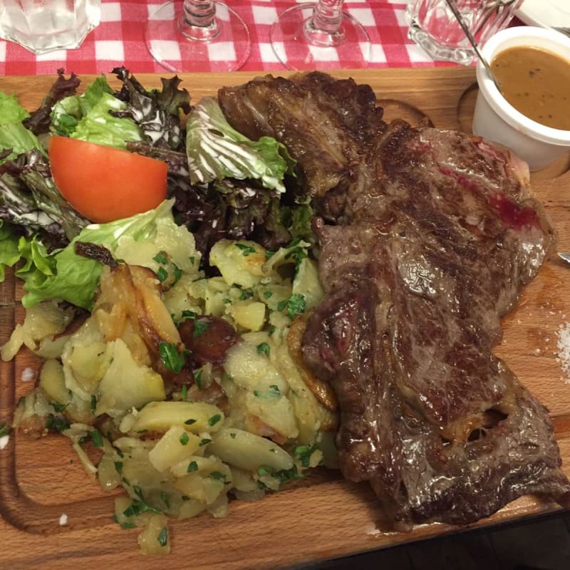 La planche a prit un coup tellement  car délicieux - Chez Papa, Paris