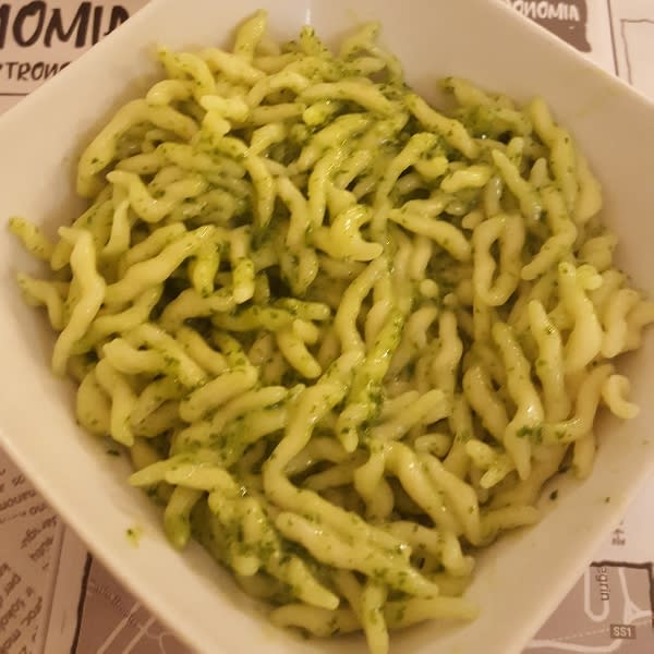 Ottimo pesto. Essendo una gastronomia  ne abbiamo preso anche un po da portar a casa. Davvero ottimo! - Da Emy Bisteccheria