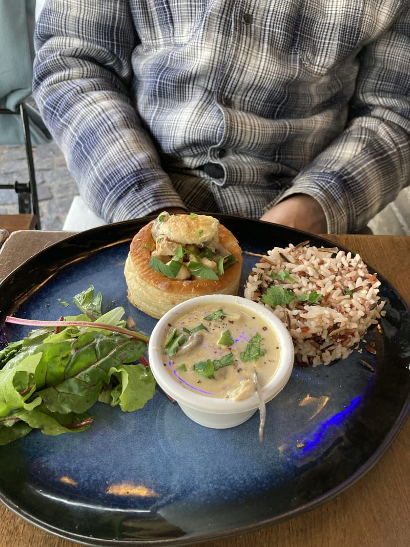  Vol au vent ( champignons et poulet), riz sauvage  - Le Bar de Jarente, Paris