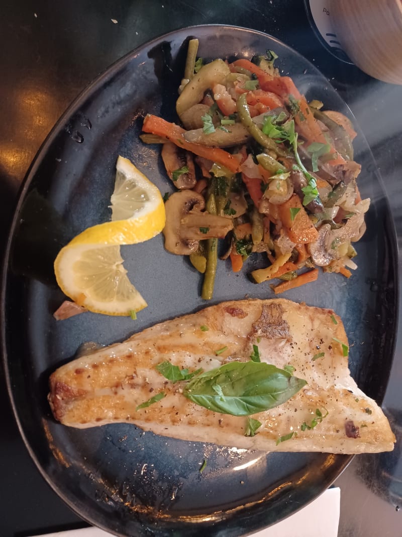 Poisson du Marché, sauce agrumes, lègumes poêlés  - Le Bar de Jarente, Paris