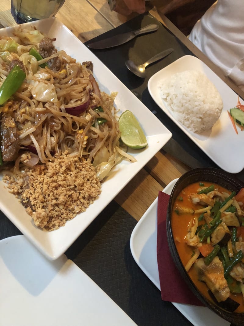 Yum Yum Thai Food in Amsterdam Menu, openingstijden, prijzen, adres