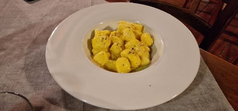 Gnocchi di ricotta con zafferano e gorgonzola - Agriturismo Armea, Desenzano Del Garda