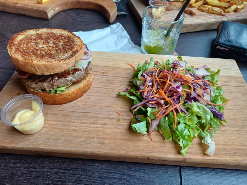 La Ménagerie - Bière Et Burger Maison, Saint-Cyr-l'École