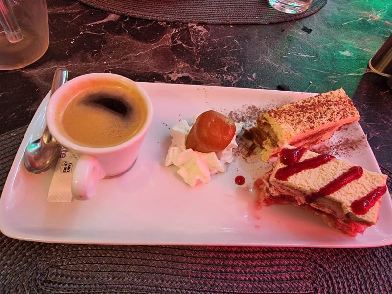 Café Gourmand Très Bon - D´Oro, Paris