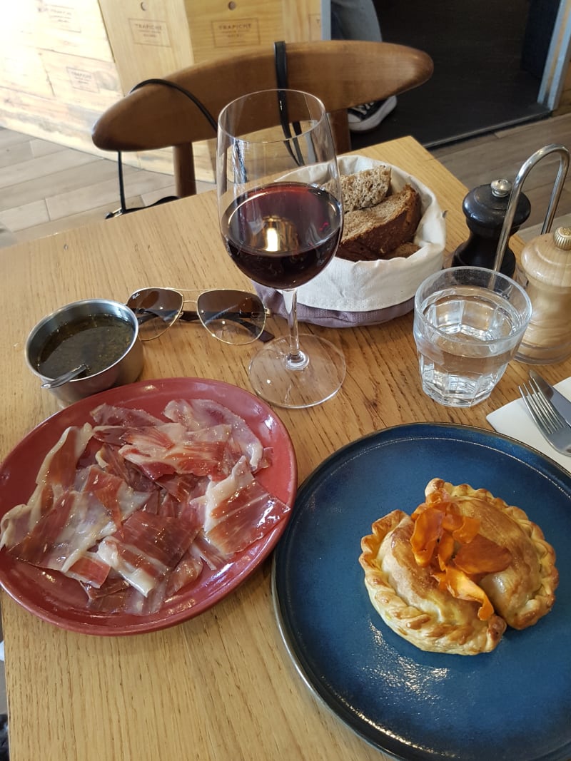 Empanadas de carne y jamon iberico - Caminito, Paris