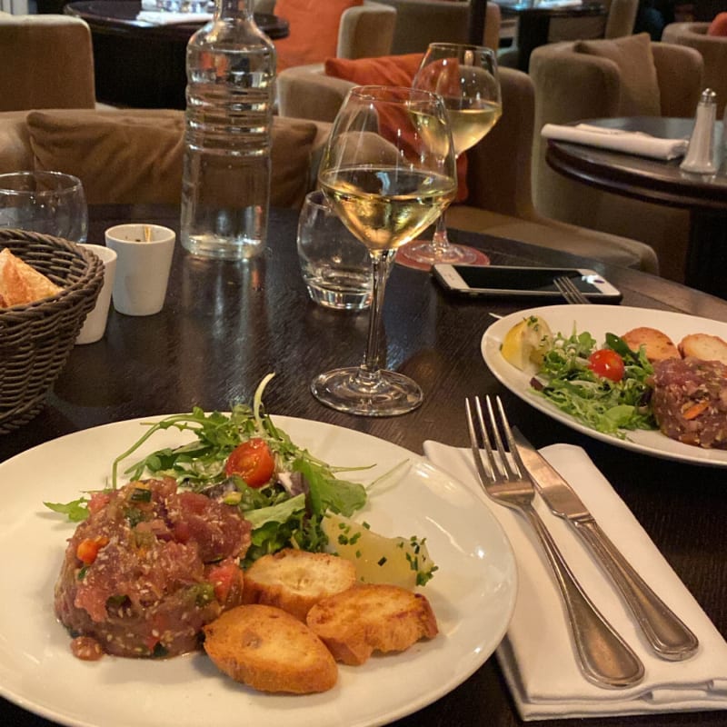 Tartar de atún  - Au Vieux Châtelet, Paris