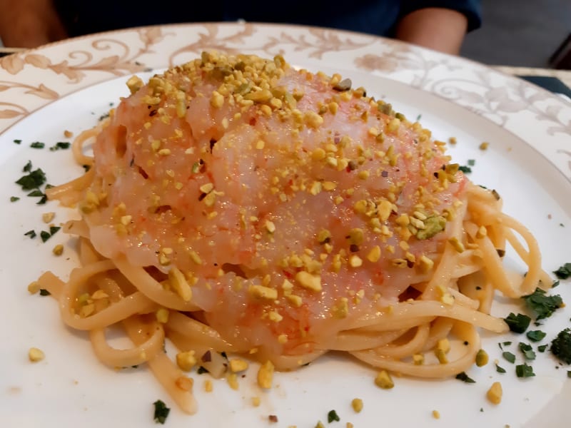 Spaghetti Con Battuta Di Gamberi Rossi E Granella Di Pistacchio - Sgarbatella, Rome