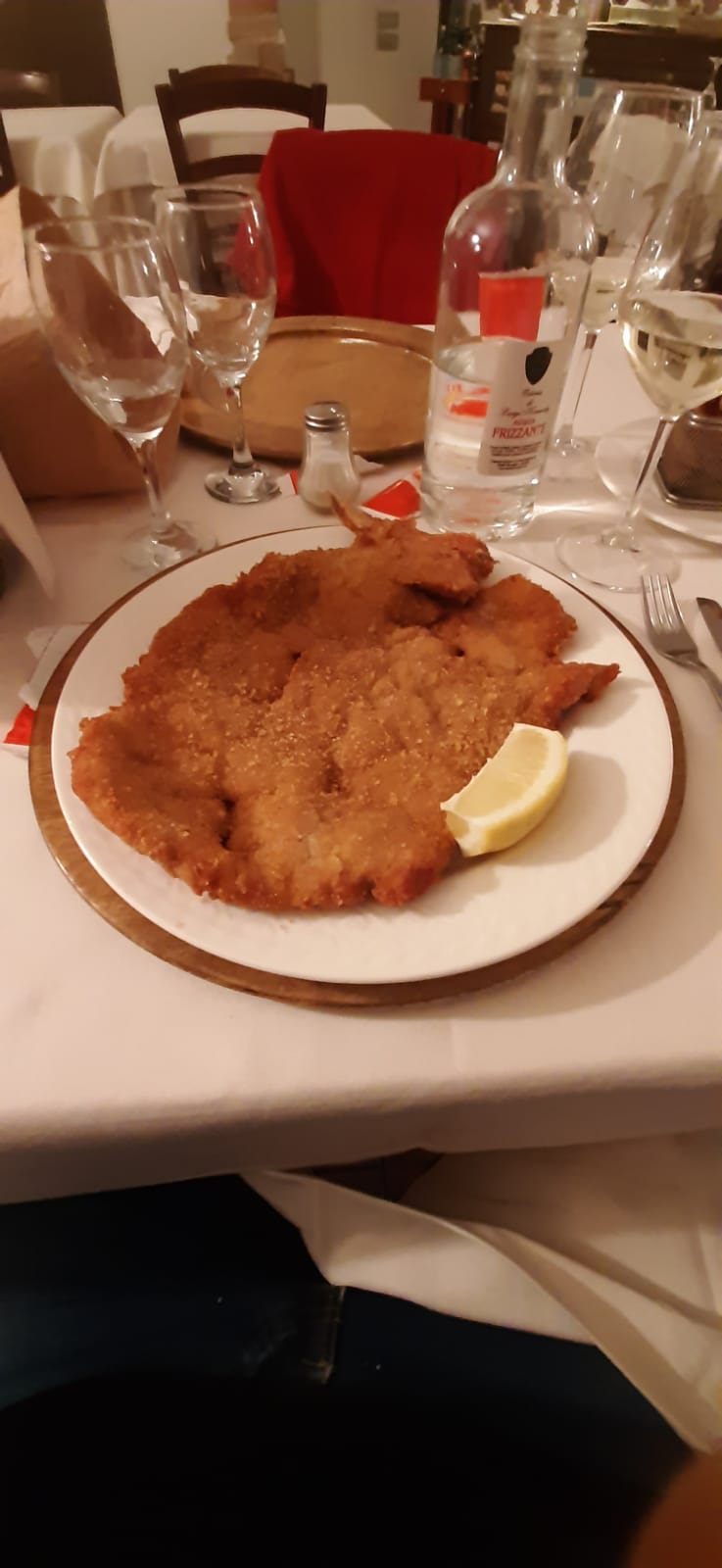 Cotoletta di vitello con osso alla Milanese - Osteria di Largo Kennedy, Rho