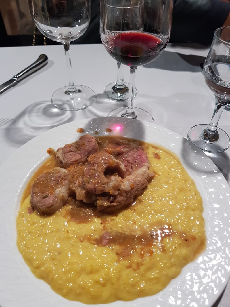 Risotto giallo alla Milanese con ossobuco di vitello - Osteria di Largo Kennedy, Rho