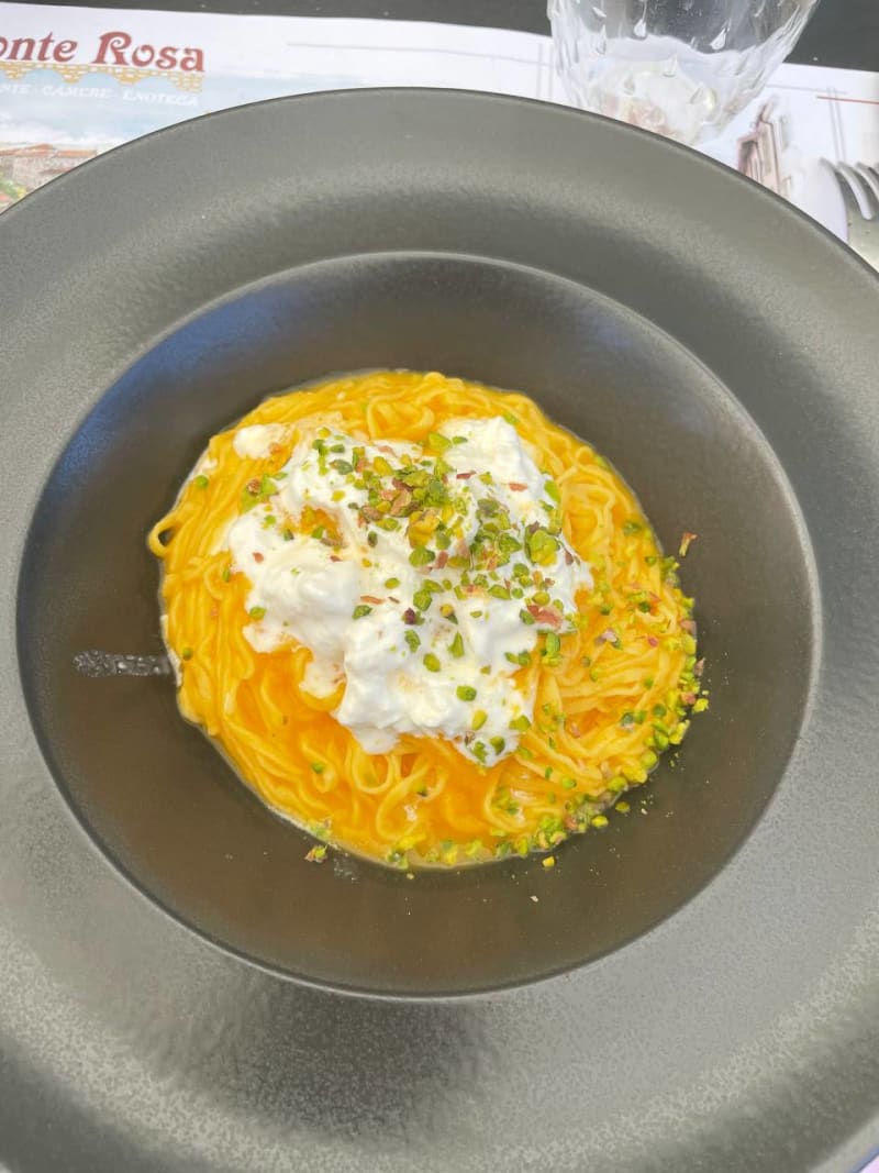 Tajarin con Crema di Zucca, Pistacchi e Burrata - Locanda Ponte Rosa