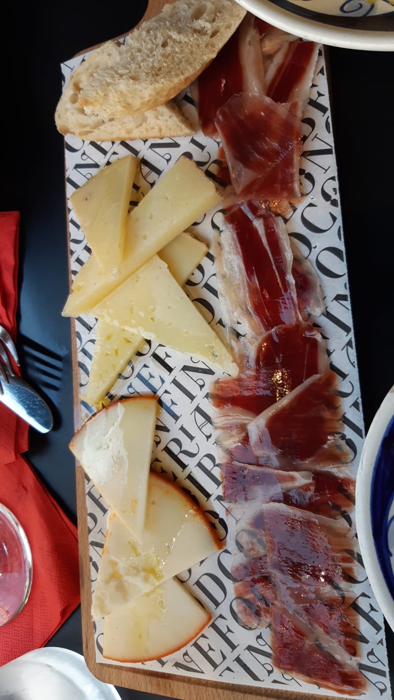 Colono Wien Spanischer Tapas Bar a Vienna Menu, prezzi, immagini