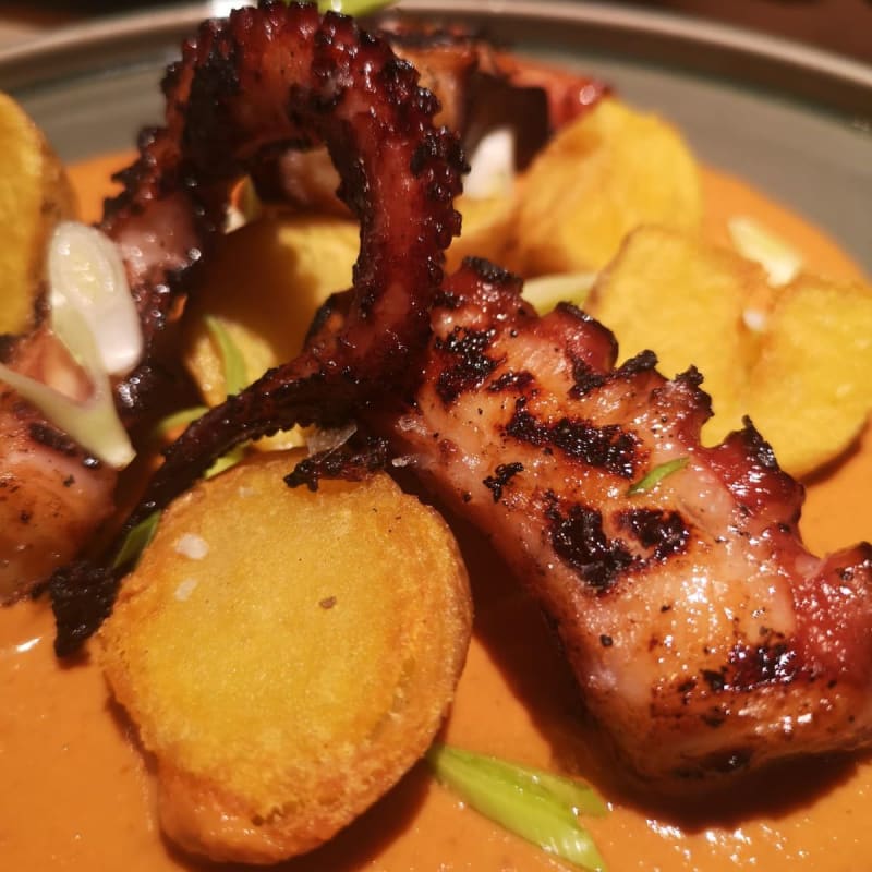 Pulpo  - Lona Spanish bar and tapas, Madrid