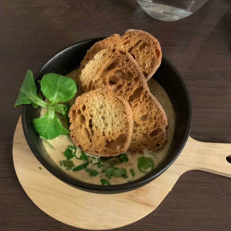 Oeuf cocotte aux morilles - Opus, La Madeleine