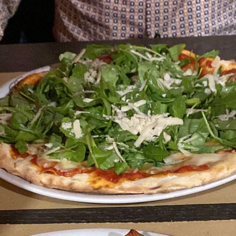 pomodoro,mozzarella,rucola,funghi,parmiggiano,olio e origano - Il Solaio, Catania