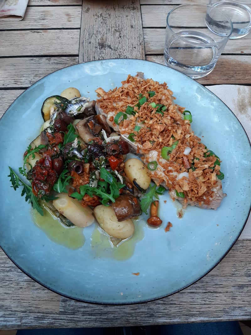 Veaux Avec Les Legumes De Saison  - Rhapsody, Asnières-sur-Seine