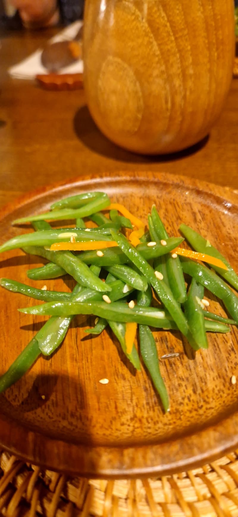 Ais Bento, Paris