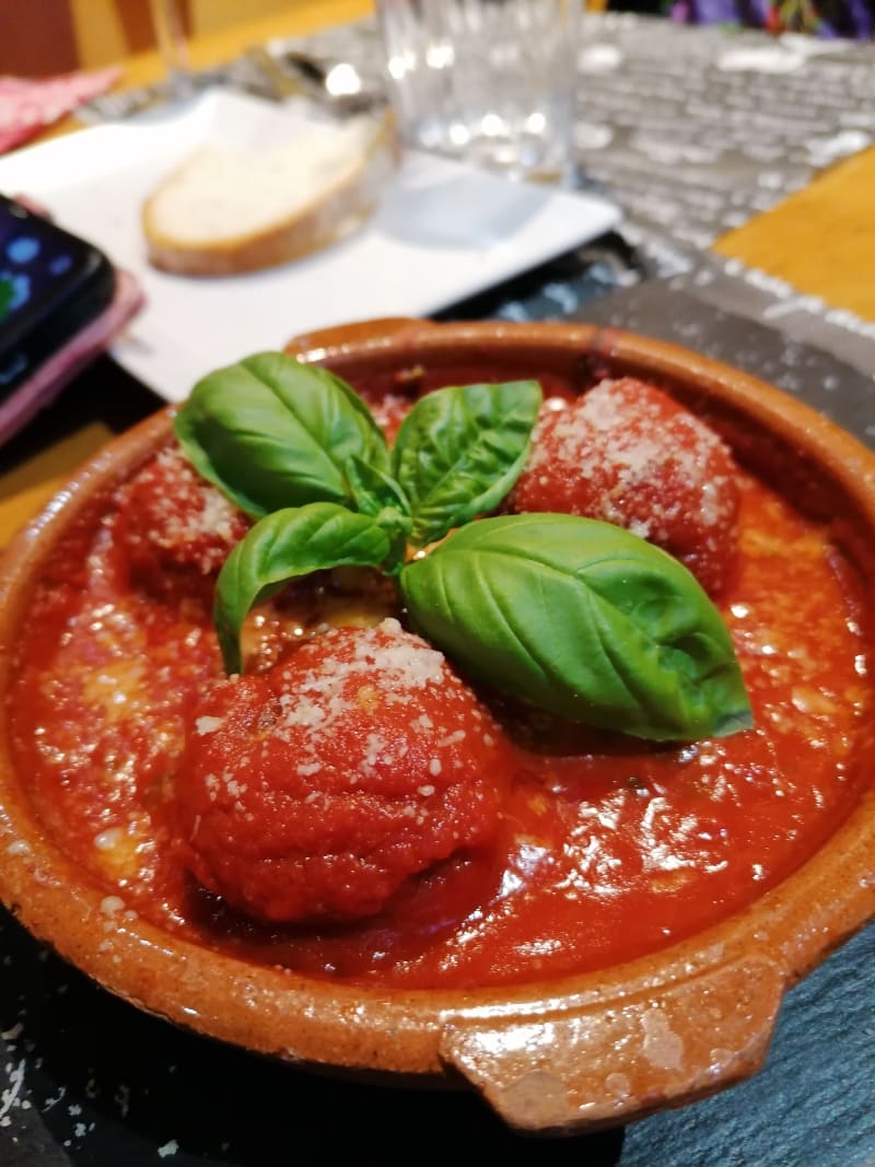 Polpette al sugo e pecorino - Cantina del Duca, Rome