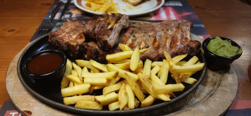 Ribs Xanadú, Arroyomolinos