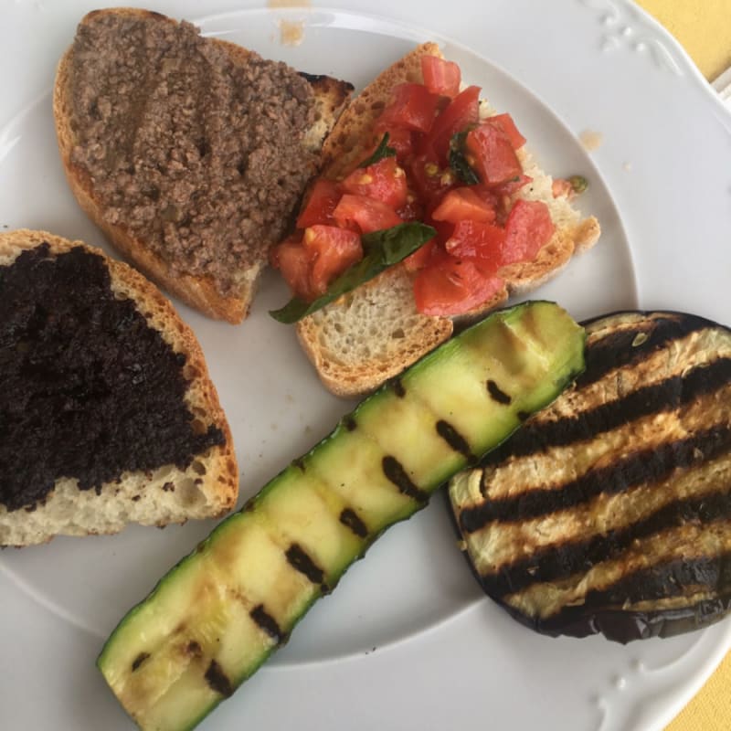 Tagliere di crostini e bruschette - I Sette Borghi