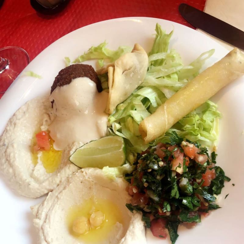 Hummus, taboulé, caviar d’aubergine, feuilletés... - Léa, Charenton-le-Pont