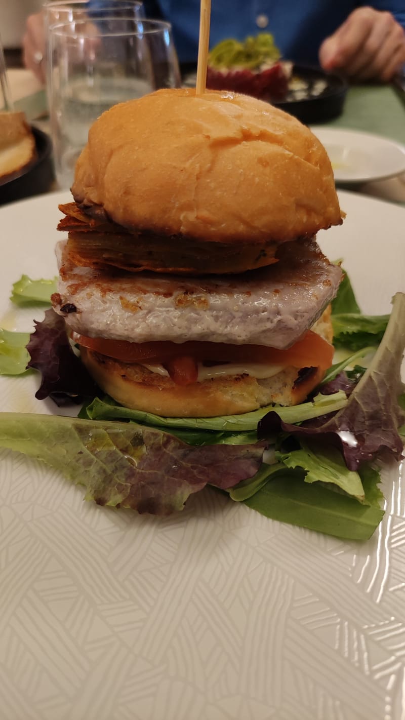 Burger di tonno scottato - Enotico, Rome