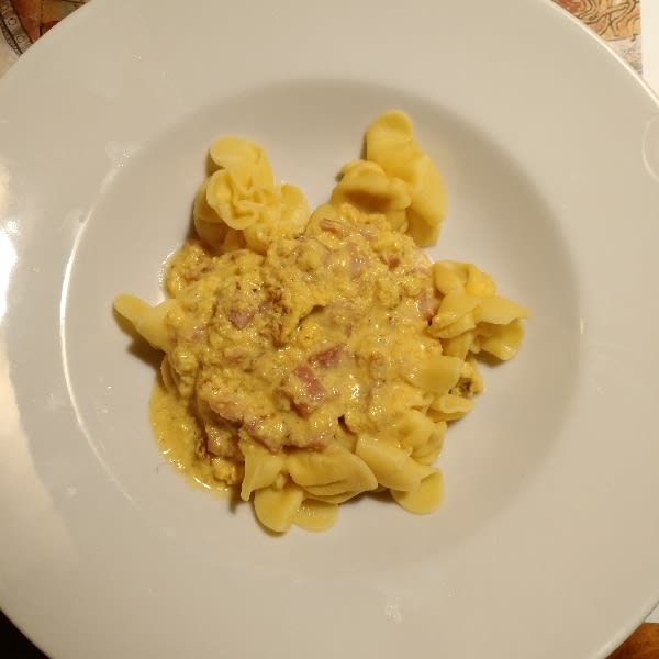 Pasta rellena de queso y pera con salsa carbonara - Barocchetto, Vic