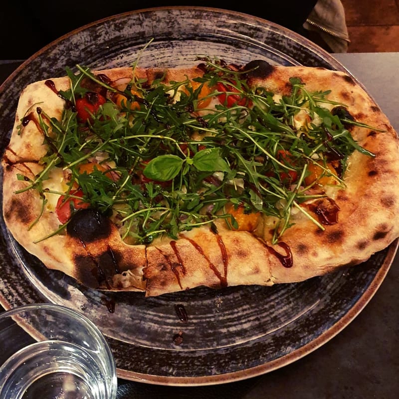 Molto gustosa e sottile  - Pizzeria L’Angolo Verde, Turin