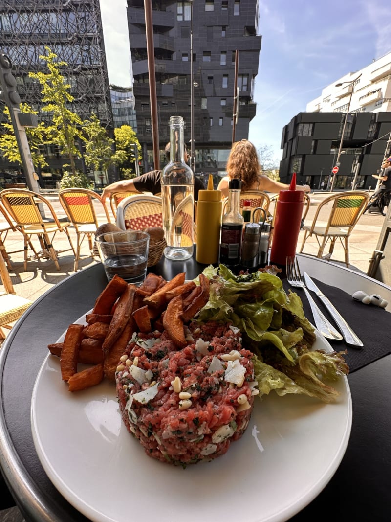 Brasserie L'Avenue, Paris