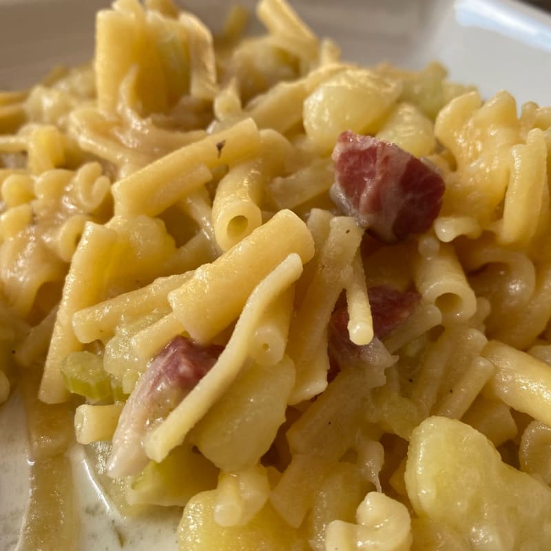 Pasta patate e provola - Prodotti Tipici Campani, Naples