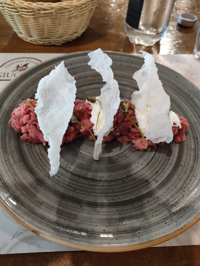 Tartare di Chianina, stracciatella, riso croccante e fiori di capperi. - I' Giuggiolo, Florence