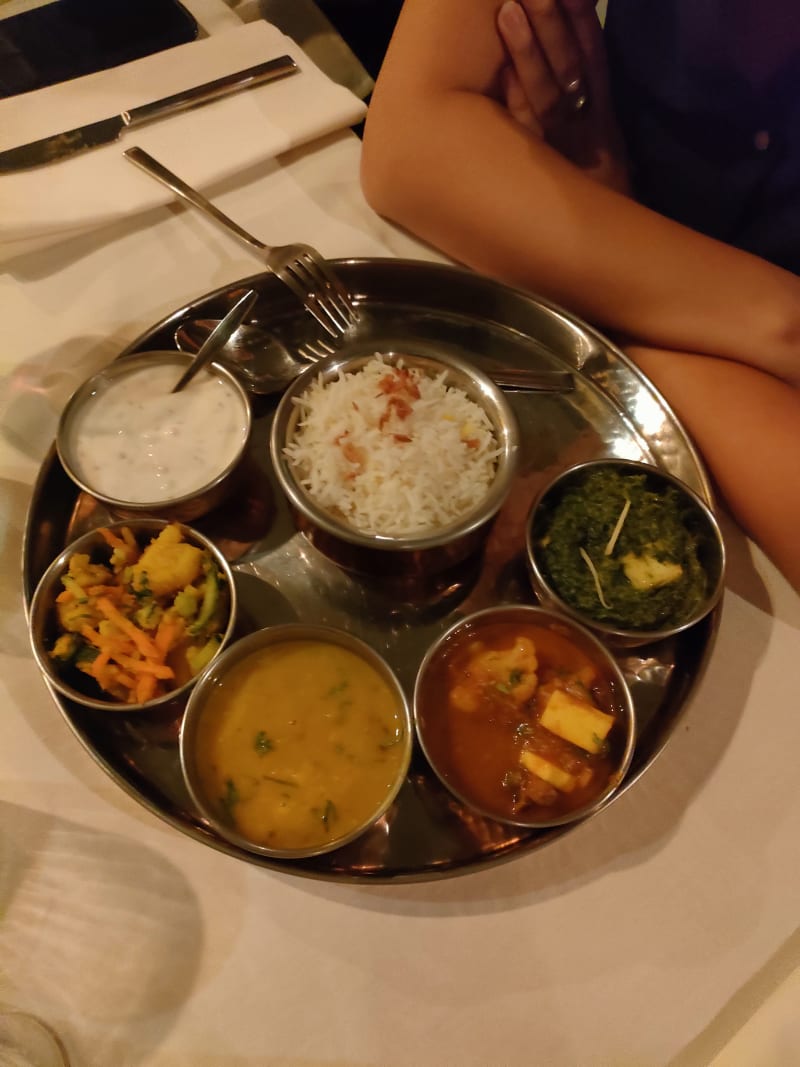 Daal Bhat (Bekend Nepalees Gerecht) - Kathmandu Amsterdam, Amsterdam