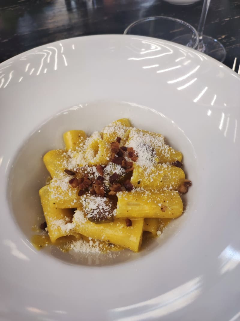 Rigatoni "pastificio mancini" alla carbonara  - Bauhaus, Rome