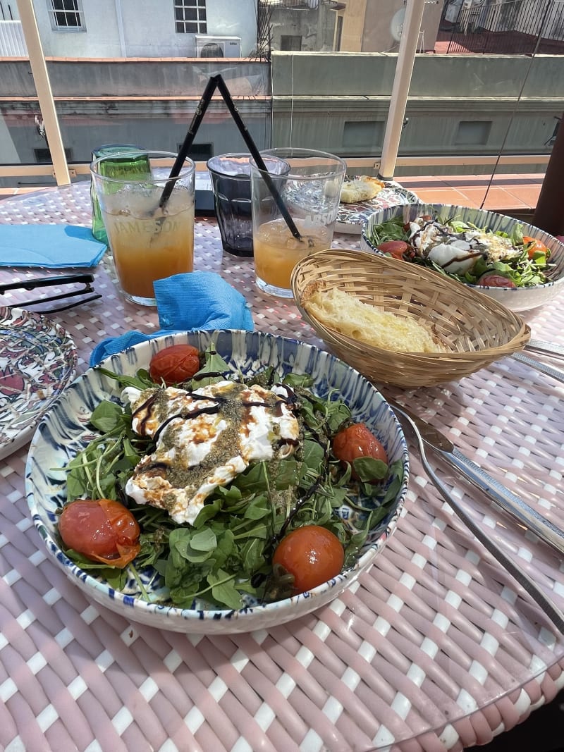 BN grup style burrata caprese salad  - El jardinet del Born, Barcelona