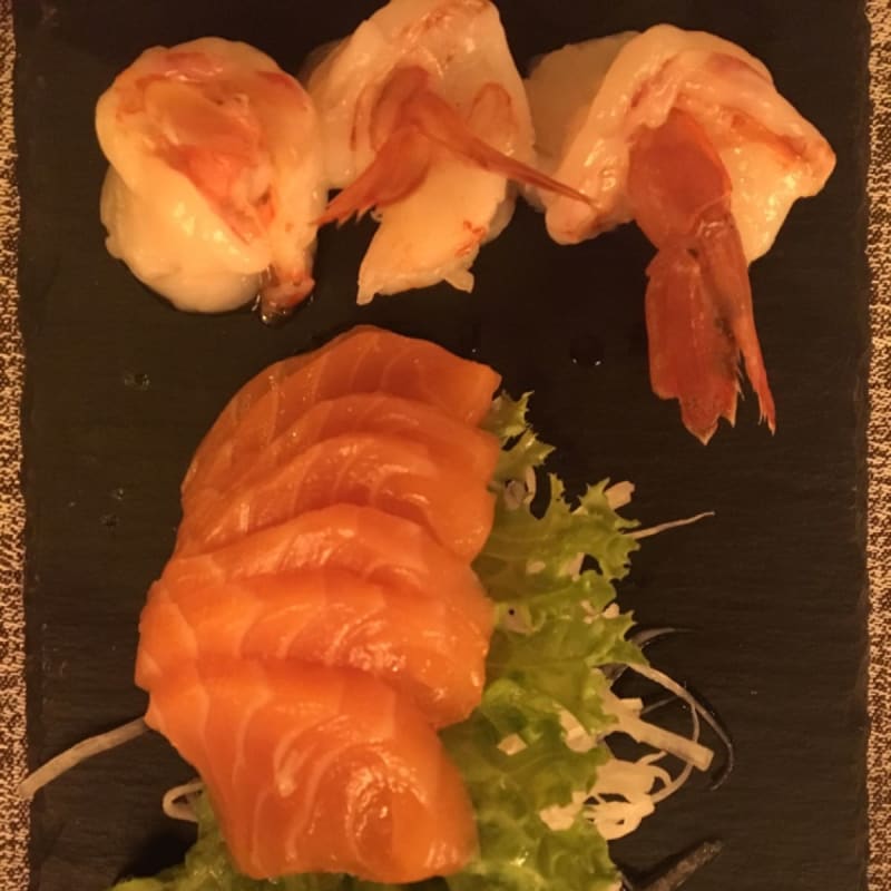 Sashimi salmone e gamberi - Sushiyo, Milan