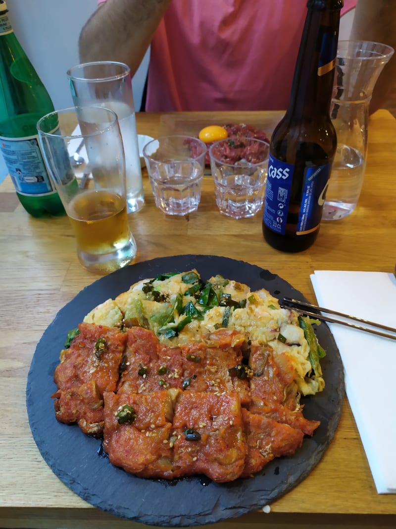 1/2 haemul pajeon + 1/2 kimchi jeon - Appa Kitchen, Paris