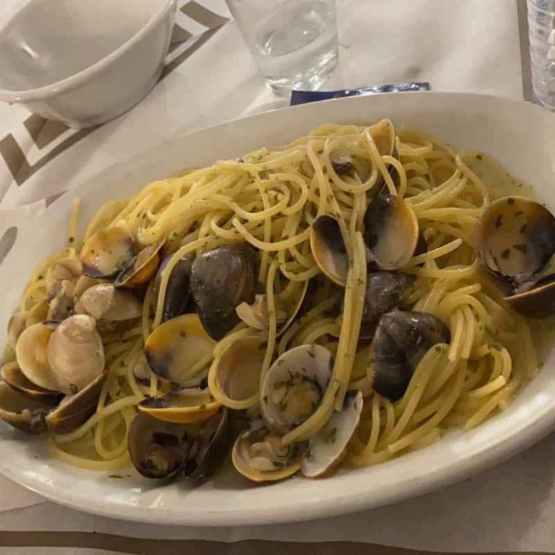 Spaghetti alle vongole - Pizzeria La Regina