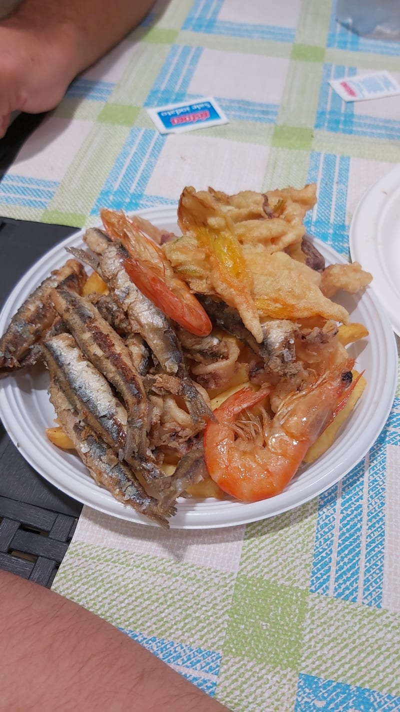 Fritto Mare Con Patatine  - Bella Recco