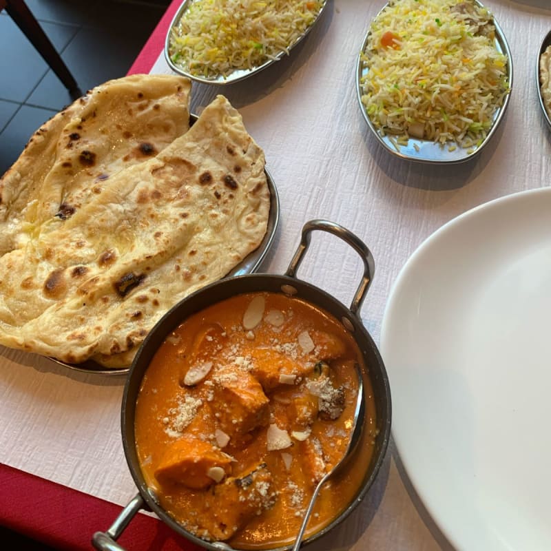 Riz safrani, naan au fromage et butter chicken - Le Maharadja, Carouge