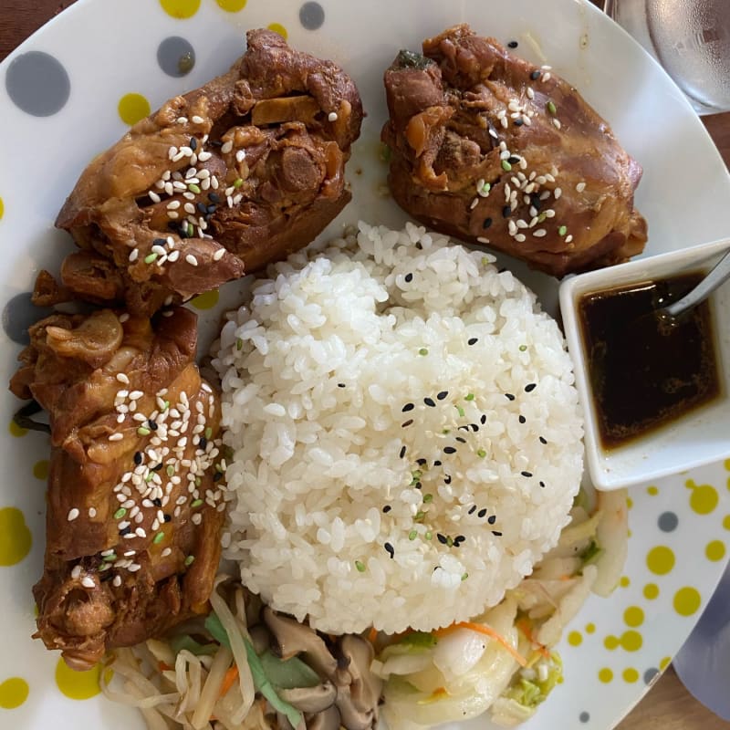 Beaucoup d’épices m, poulet très tendre. - Taipei Gourmet, Paris