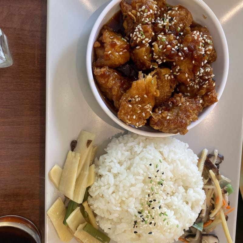 Poulet pané caramélisé très goûteux. Belle surprise. - Taipei Gourmet, Paris