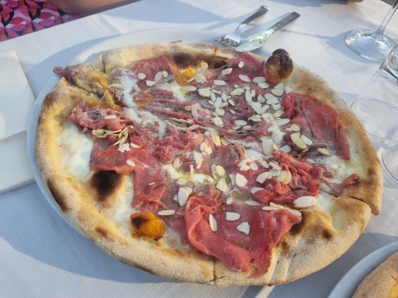 Pizza Carpaccio Boeuf - Villa di Bacco, Altamura