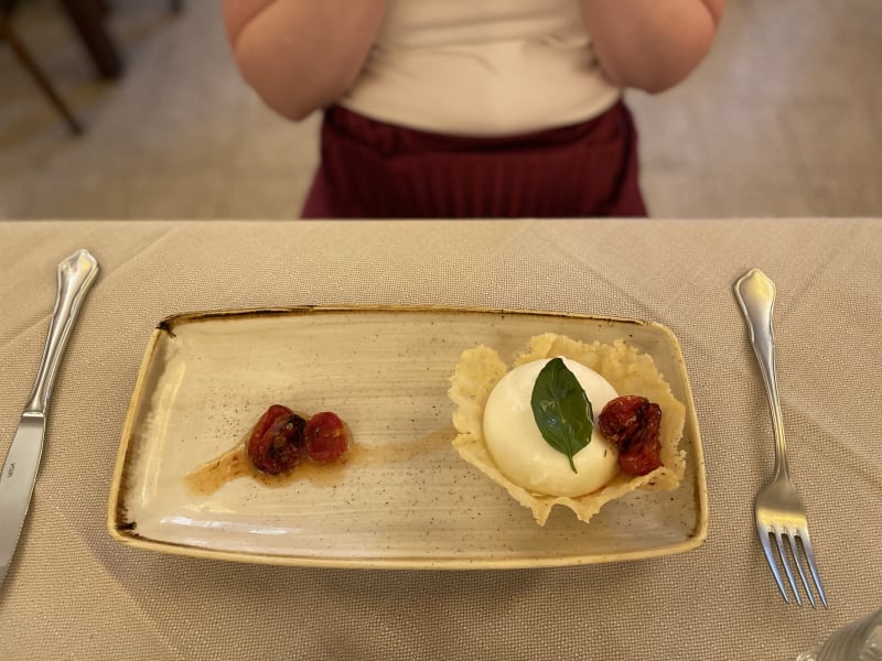 Cestino di parmigiano, burrata pugliese e pomodori confit - Hostaria del Roody, Rome