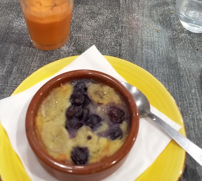 clafoutis banane-myrtilles - Sathees, Paris