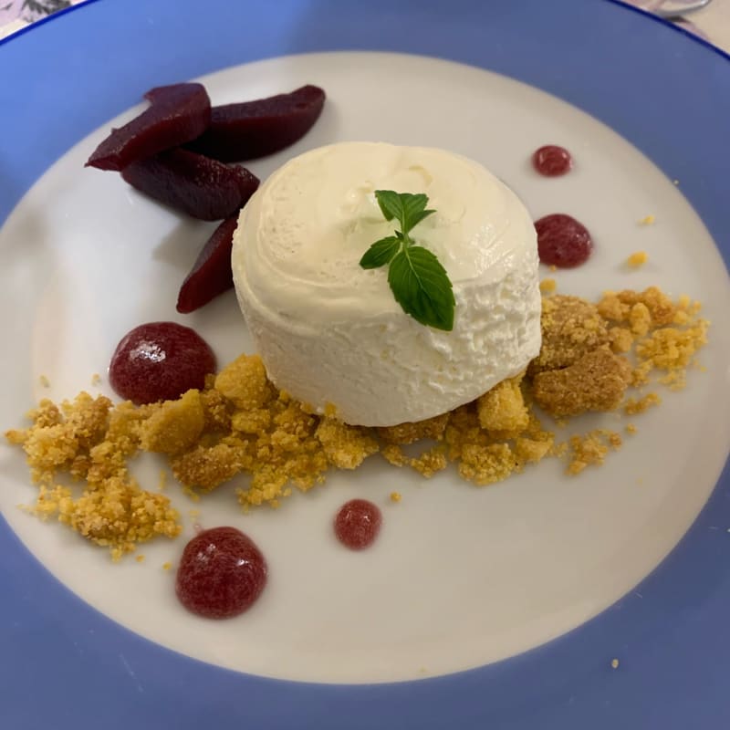 Cheesecake con pere al vino rosso - Osteria Da Donato