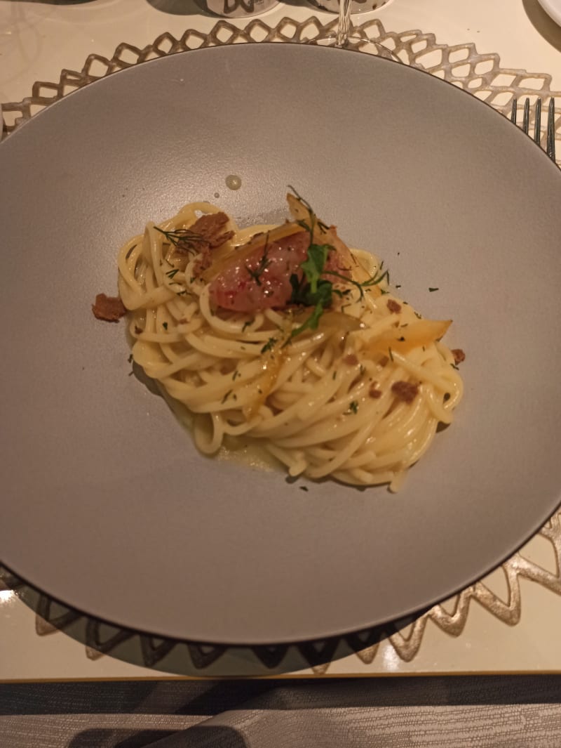 Spaghetti al limone con gambero rosso e bottarga - Camelia´s Yard Milano social Bistrot, Milan