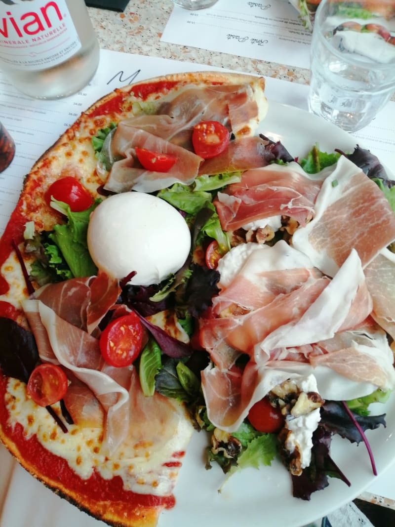 pizza et salade burrata  - Mamma Mia